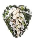 Věnec srdce borovicové 90 x 100 cm, bílo-krémová 